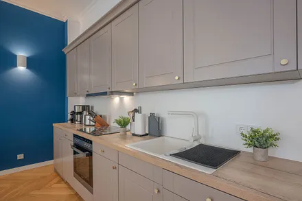 voll ausgestattete Küchenzeile