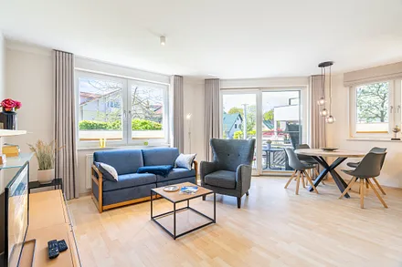 Wohnzimmer mit Essbereich