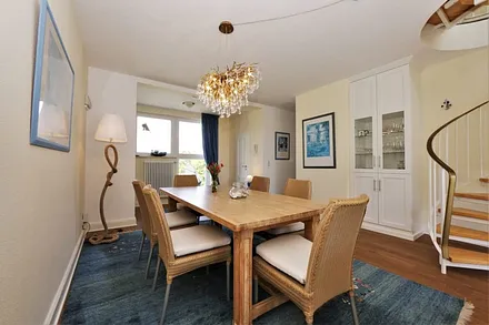 Esstisch im Wohnzimmer