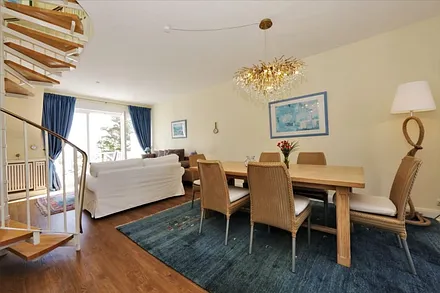 Esstisch im Wohnzimmer