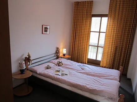 2. Schlafzimmer