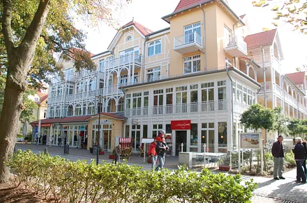 Das Dünenschloss: direkt an der Strandpromenade und dem Strand