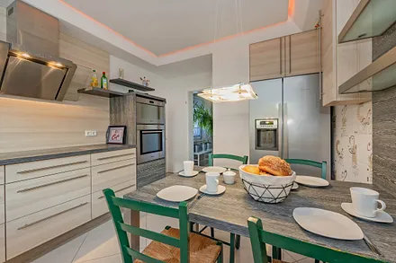 voll ausgestattete Küche