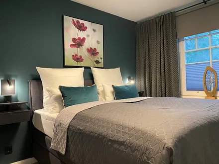 Das Schlafzimmer mit Boxspringbett