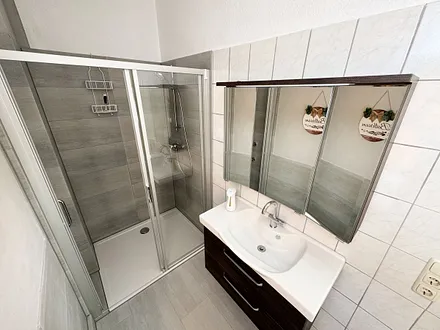 2.Badezimmer mit Dusche