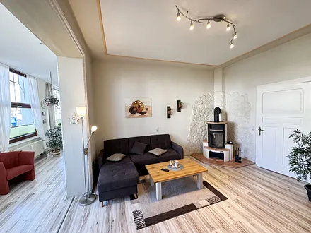 gemütliches Wohnzimmer mit Kamin