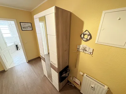 Eingangsbereich mit Schrank