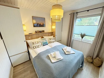 1.Schlafzimmer mit Doppelbett