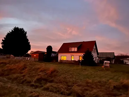 Blick vom Deich auf das Grundstück