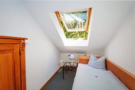 Schlafzimmer mit Einzelbett