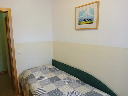 2. Schlafzimmer mit Einzelbett