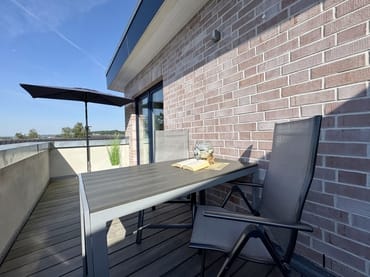 bestuhlter Balkon
