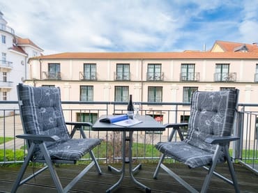 Der möblierte West-Balkon