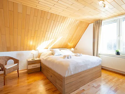 Das zweite Schlafzimmer mit Doppelbett
