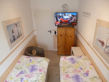 2 Boxspring-Betten 80x200 - Liegehöhe 60 cm