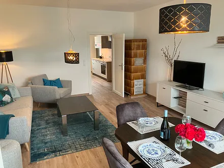 Wohnzimmer mit Esstisch