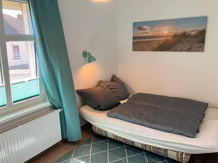 Kl. Schlafzimmer mit Schlafcouch