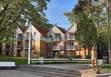 Anlage Seeblick Haus 2 - Ansicht vom Seebrückenvorplatz aus