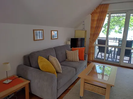 Ausziehbares Sofa im Wohnzimmer