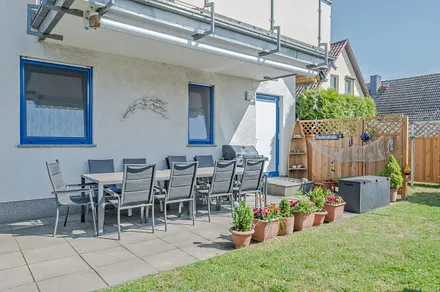 Terrasse mit Sitz - und Grillmöglichkeit 