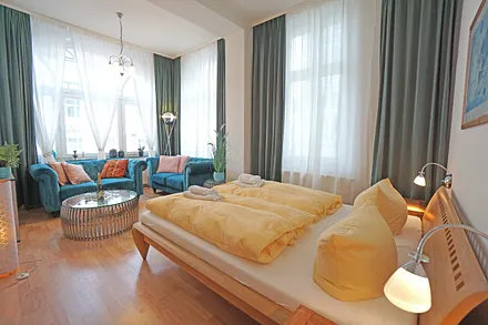 kombinierter Wohn- Schlafbereich