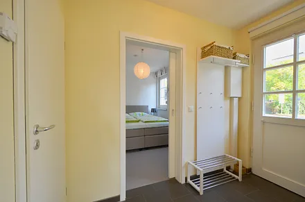 Flur mit Blick aufs Schlafzimmer