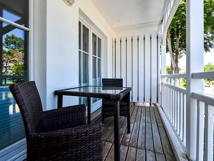 Großer Balkon mit Seeblick