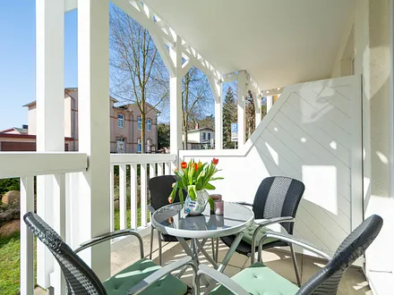 Die möblierte Süd-Terrasse