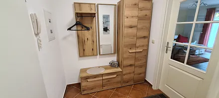 Wohnungseingang mit Flurgardarobe