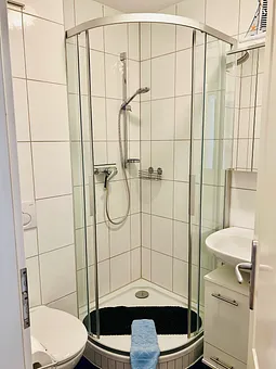 Bad mit Dusche/WC