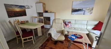 Wohnzimmer mit Essbereich