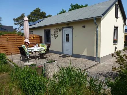 Terrasse mit Wohnungseingang