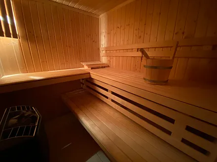 geräumige Sauna