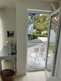 Blick auf den Balkon im Schlafzimmer, 1. OG