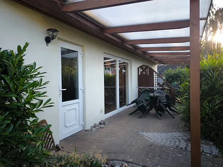 Außenterasse mit Überdachung 