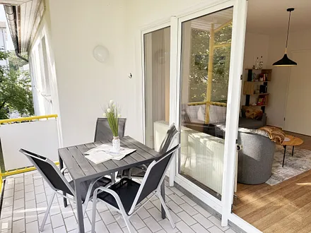 Balkon vom Wohnbereich aus begehbar