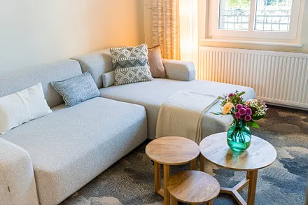 kombinierter Wohn- & Schlafbereich