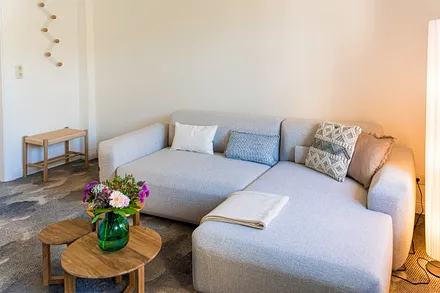 kombinierter Wohn- & Schlafbereich