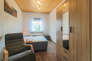 Schlafzimmer 2