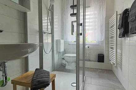 Bad mit Dusche & WC
