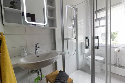 Bad mit Dusche & WC