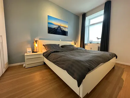 Schlafzimmer mit Verdunklungsvorhängen