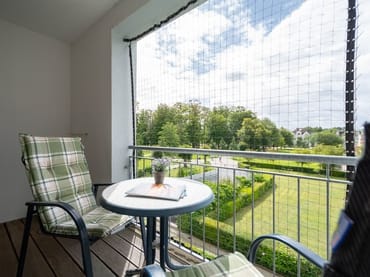 Der möblierte Süd-Balkon mit tollem Ausblick