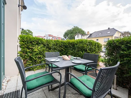 Die möblierte Terrasse