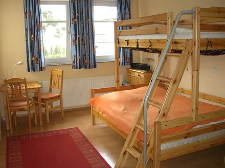 Schlafzimmer 1