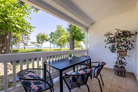 Genießen Sie den schönen Blick vom großen Balkon!