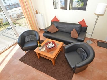 gemütliche Couch und Sessel