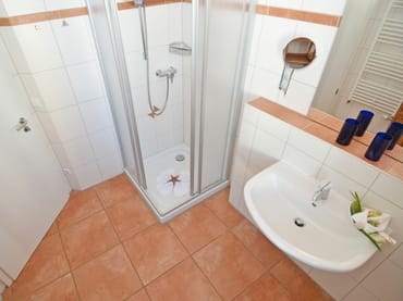 Tageslichtbad mit Dusche