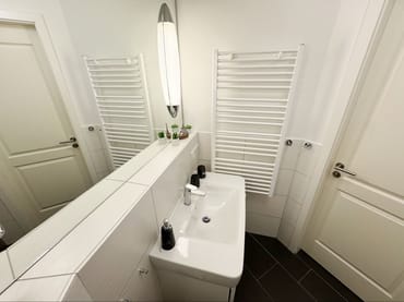 Badezimmer mit Waschbecken