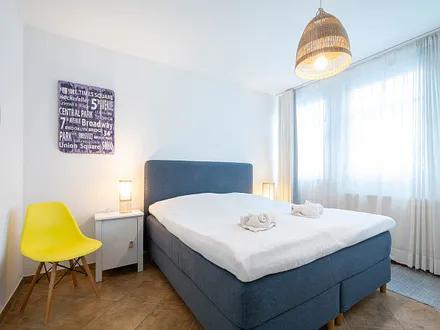 Das Schlafzimmer mit Doppelbett